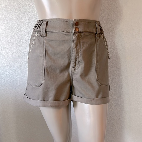 ARIZONA JEAN CO. COLOR TAN FRONT AND BACK POCKETS NWT - Picture 2 of 6